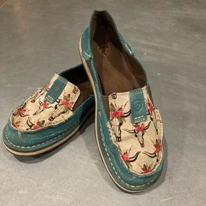 Arita cruisers size 6